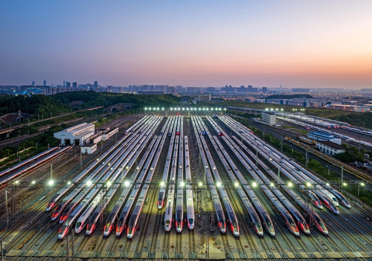 心向暖陽，步履生花